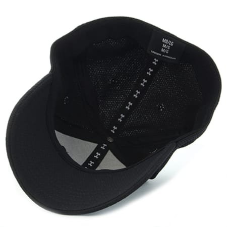 Under Armour - Casquette Fitted Blitzing II Noir