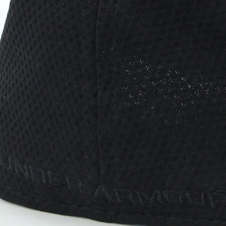 Under Armour - Casquette Fitted Printed Blitzing Noir Chiné