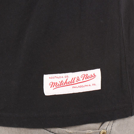 Mitchell and Ness - Tee Shirt Team Arch Tailored NBA Toronto Raptors Noir