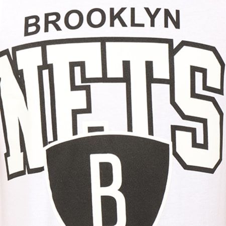 Mitchell and Ness - Tee Shirt Team Arch Traditional NBA Brooklyn Nets Blanc