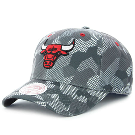 Mitchell and Ness - Casquette Fitted QA40Z Chicago Bulls Urban Camo Gris