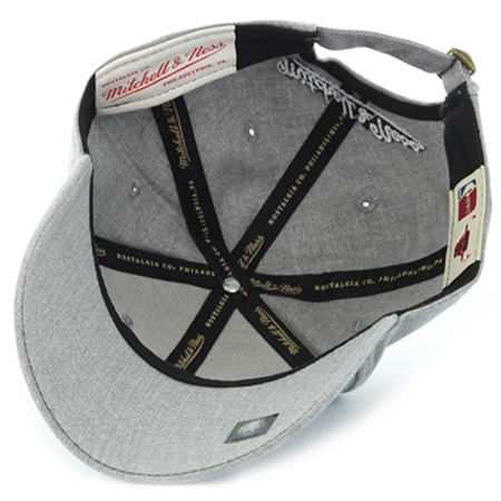 Mitchell and Ness - Casquette Team Logo Pro Chicago Bulls Gris 