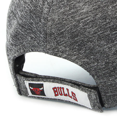 New Era - Casquette Shadow Tech 9 Forty Chicago Bulls Gris Anthracite Chiné