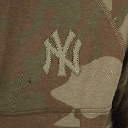 New Era - Sweat Capuche NTC New York Yankees Vert Kaki Camouflage