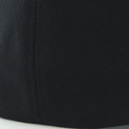 Classic Series - Casquette Fitted Performance Blanc Noir
