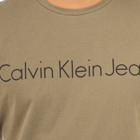 Calvin Klein - Tee Shirt Treasure 2 Vert Kaki 