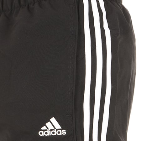 Adidas Sportswear - Short Jogging Chelsea - LaBoutiqueOfficielle.com