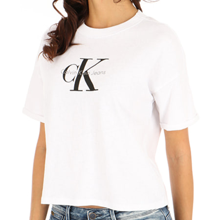 Calvin Klein - Tee Shirt Femme Crop Teco 7078 Blanc