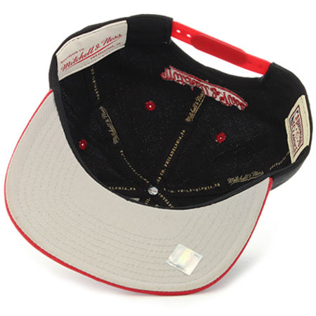 Mitchell and Ness - Casquette 2 Tone Team Arch Miami Heat NBA Noir Rouge