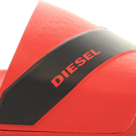 Diesel - Claquettes Maral Y01328-PR184 Rouge Noir