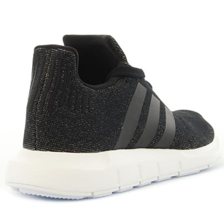 Adidas Originals - Baskets Femme Swift Run CQ2018 Core Black Footwear White