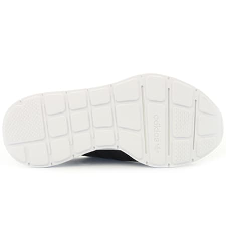 Adidas Originals - Baskets Femme Swift Run CQ2018 Core Black Footwear White