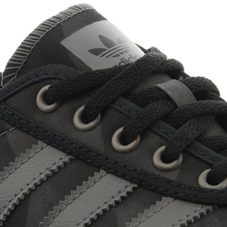 Baskets Adi Ease CQ1068 Core Black Dark Grey Footwear White