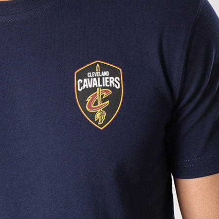 New Era - Tee Shirt Cleveland Cavaliers Off Chest Back 11530747 Bleu Marine