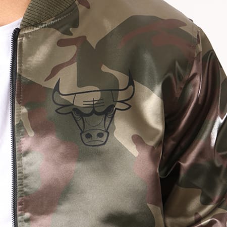 New Era - Bomber Sateen NBA Chicago Bulls Vert Kaki Camouflage