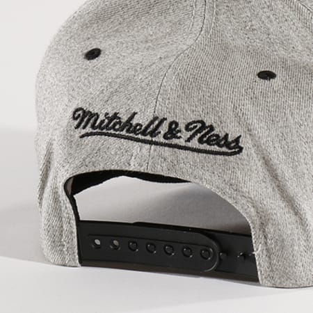Mitchell and Ness - Casquette Team Logo 2-Tone 110 Chicago Bulls Gris Chiné