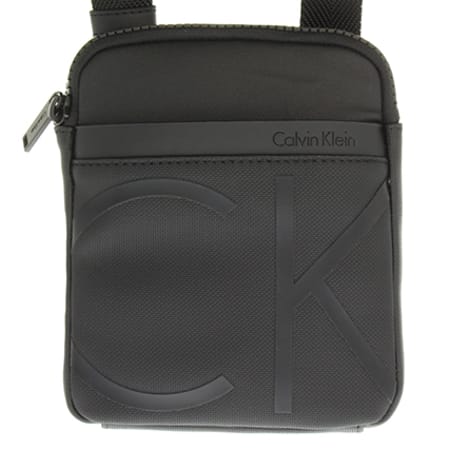 Calvin Klein - Sacoche Raised Logo Mini Flat Crossover Noir