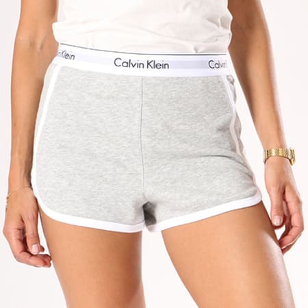Calvin Klein - Short Jogging Femme QS5982E Gris Chiné