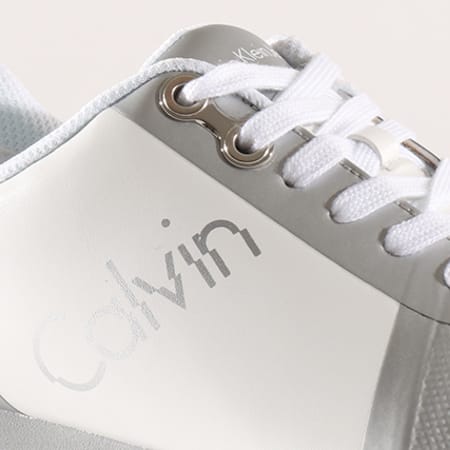 Calvin Klein - Baskets Femme Taline Rub Smooth Mesh RE9759 White Silver