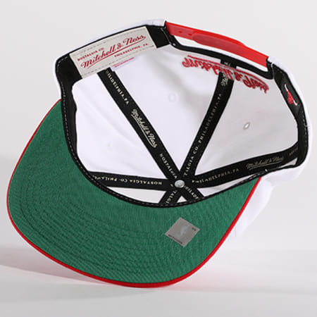 Mitchell and Ness - Casquette Snapback NM04Z NBA Chicago Bulls Blanc Rouge