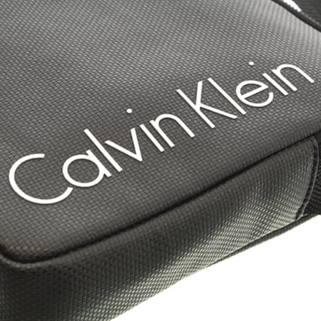 Calvin Klein - Sacoche Quad Stitch Mini Reporter Noir