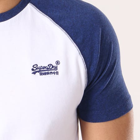 Superdry - Tee Shirt Orange Label Baseball M10001TQ Blanc Bleu Marine Chiné