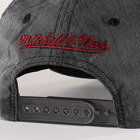 Mitchell and Ness - Casquette Cleveland Cavaliers BH72G3 Gris Anthracite