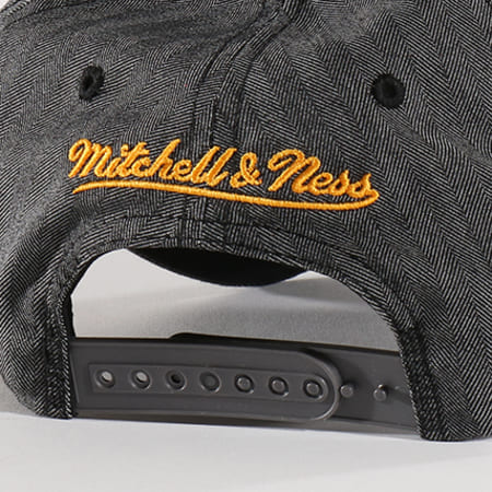 Mitchell and Ness - Casquette Golden States Warriors BH72G7 Gris