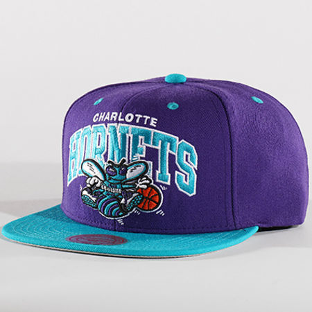 Mitchell and Ness - Casquette Snapback Charlotte Hornets 1129 Violet Bleu Clair
