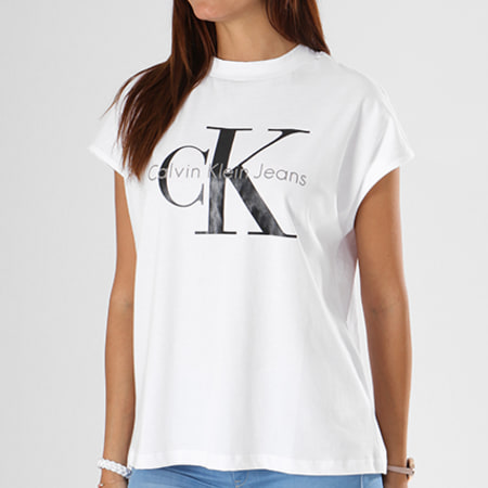 Calvin Klein - Tee Shirt Femme Taka 5 7021 Blanc