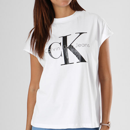 Calvin Klein - Tee Shirt Femme Taka 5 7021 Blanc