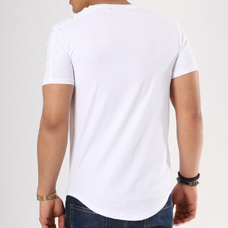Zayne Paris  - Tee Shirt Oversize Avec Patch Brodé TX-104 Blanc