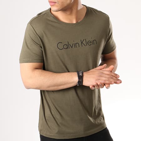 Calvin Klein - Tee Shirt Relaxed 0188 Vert Kaki