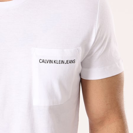 Calvin Klein - Tee Shirt Poche Institutional Logo 7841 Blanc