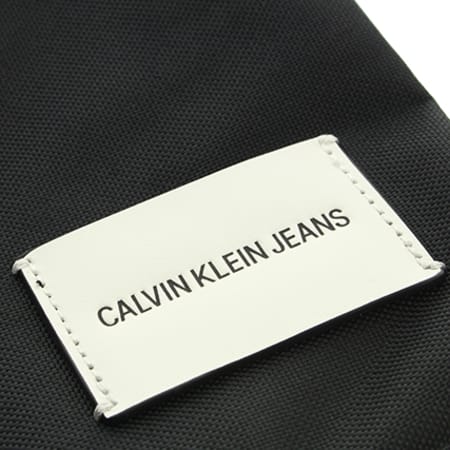 Calvin Klein - Sacoche Sport Essential Micro Flat 376 Noir