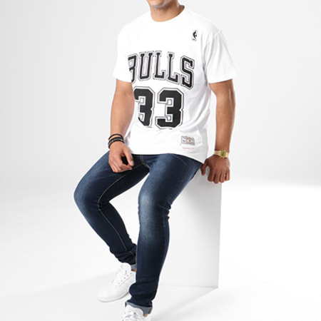 Mitchell and Ness - Tee Shirt Scottie Pippen Chicago Bulls Blanc Noir