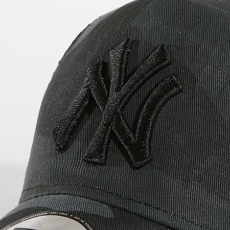 New Era - Casquette Trucker Washed Camo New York Yankees 80580951 Gris Anthracite Camouflage Noir