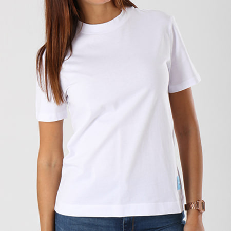 Calvin Klein - Tee Shirt Femme Monogram Logo Badge Boxy 7962 Blanc