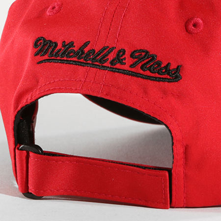 Mitchell and Ness - Casquette Chicago Bulls Light And Dry BH73HT Rouge