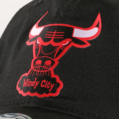 Mitchell and Ness - Casquette Chicago Bulls Light And Dry Windy City BH20Q Noir