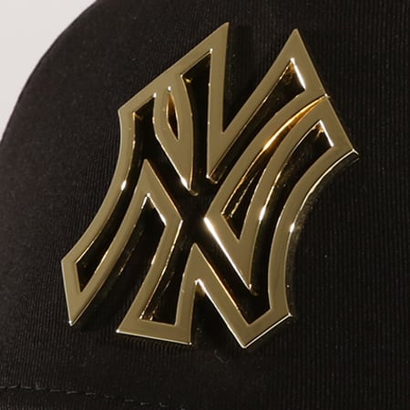 New Era - Casquette Metal Badge New York Yankees 80581129 Noir Doré