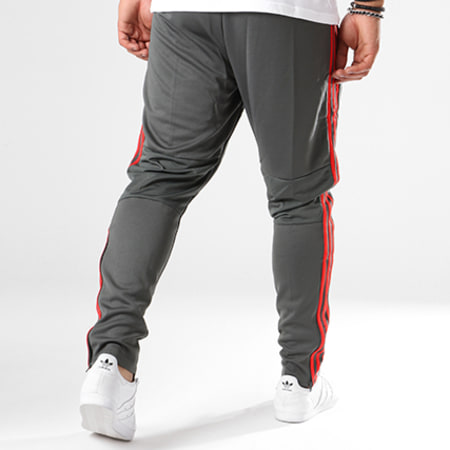 Adidas Sportswear - Pantalon Jogging Bandes Brodées FC Bayern München CW7260 Gris Anthracite Rouge