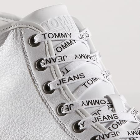 Tommy Hilfiger - Baskets Light Leather Mid EM0EM00104 Blanc