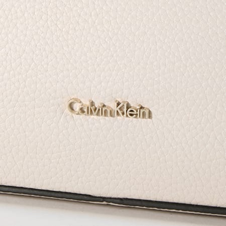 Calvin Klein - Sac A Main Femme Carryall Large Grab 3864 Ecru 