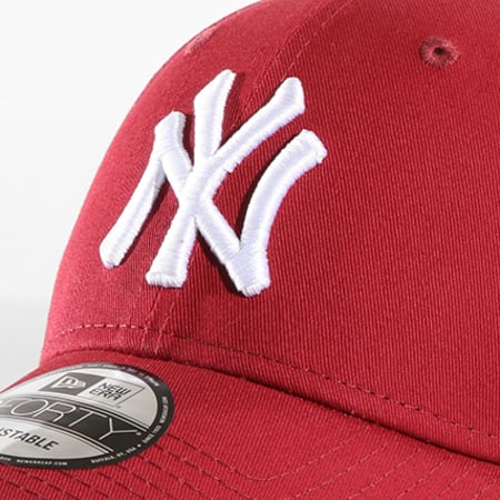 New Era - Gorra League Essential New York Yankees 80636012 Burdeos