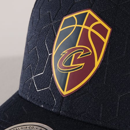 Mitchell and Ness - Casquette Cleveland Cavaliers BH72RX Bleu Marine 