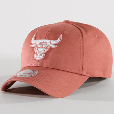 Mitchell and Ness - Casquette Team Logo Low Pro Chicago Bulls Rose