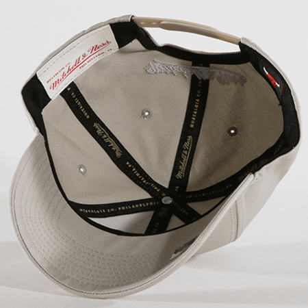 Mitchell and Ness - Casquette Team Logo Low Pro Chicago Bulls Gris