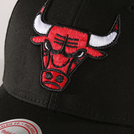 Mitchell and Ness - Casquette Team Logo Low Pro Chicago Bulls Noir