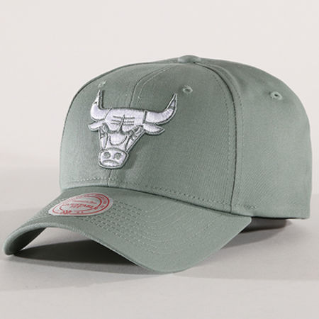 Mitchell and Ness - Casquette Team Logo Low Pro Chicago Bulls Vert Clair